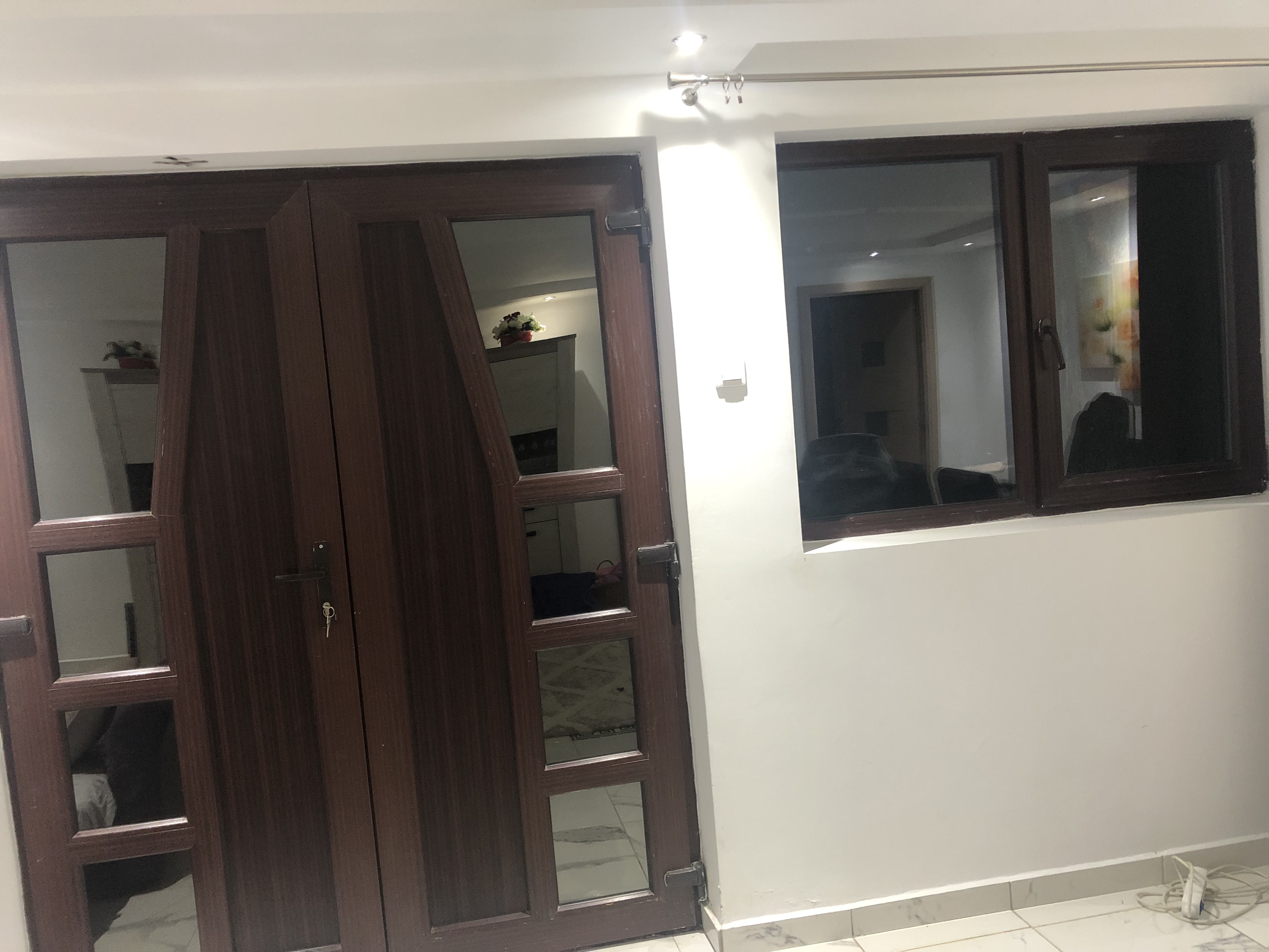 Imagine 2 pentru verificare si Reparatii 2 Ferestre Si 2 Usi (inclusiv Termopan)